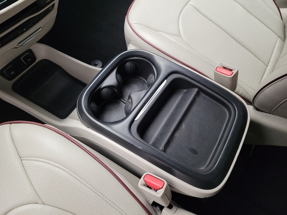 2017 Chrysler Pacifica in Fresno, CA 93726 - 18109333 26