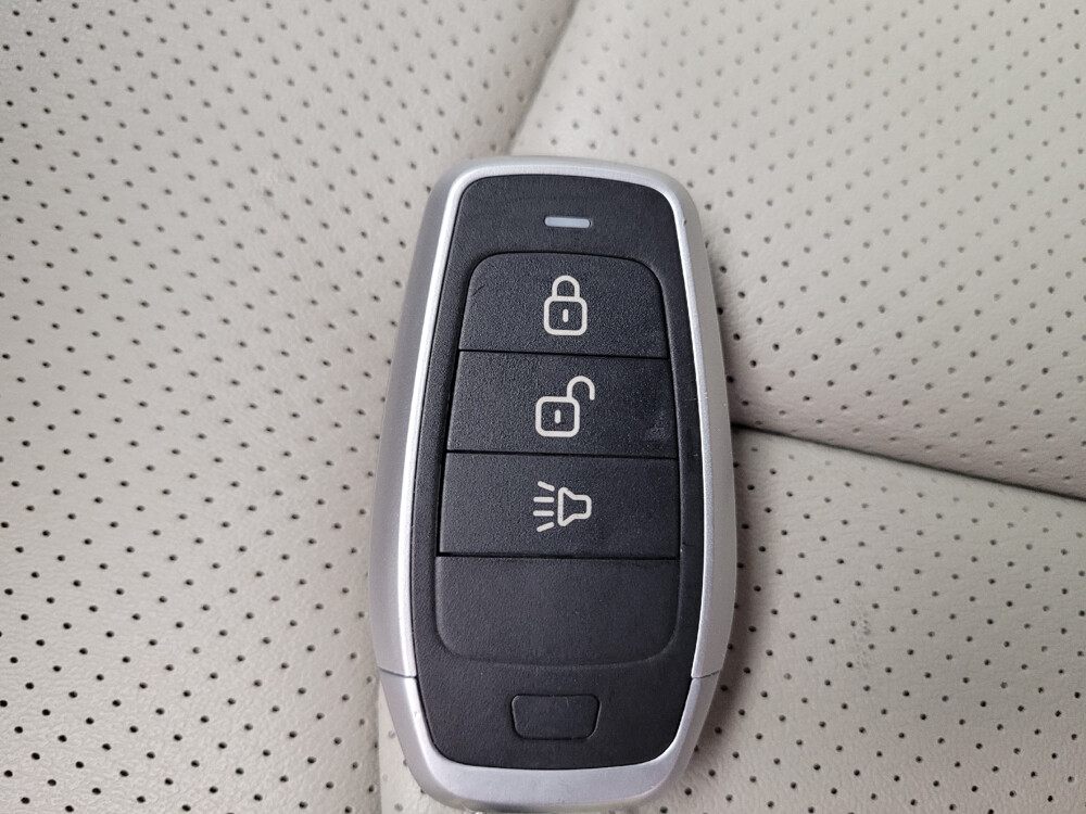 2017 Chrysler Pacifica in Fresno, CA 93726 - 18109333 32