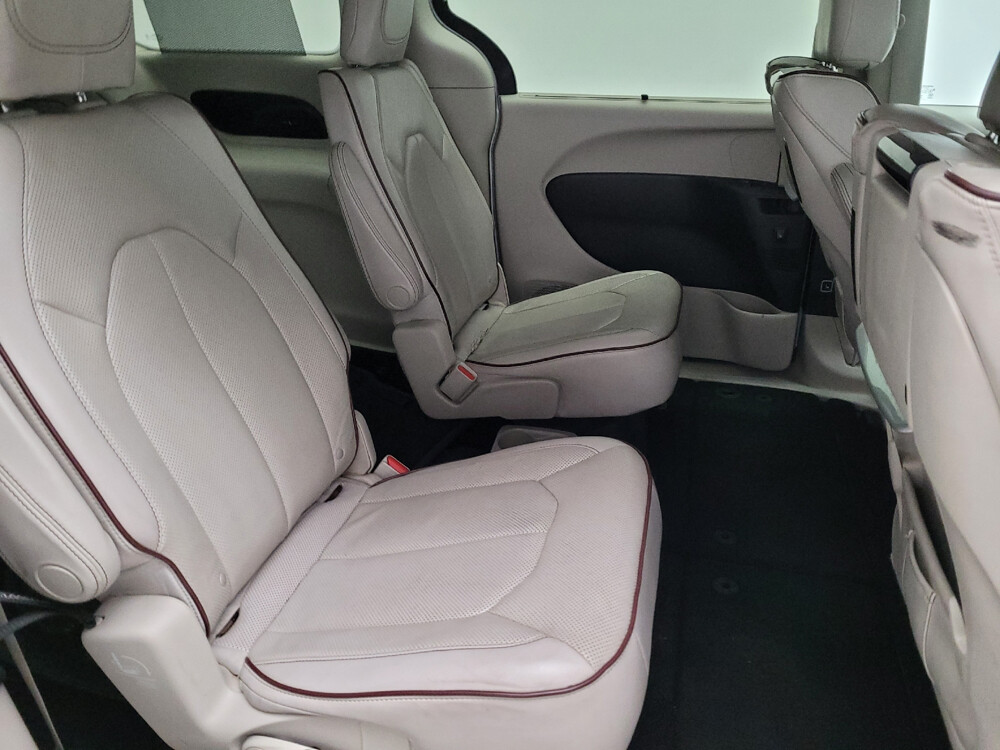 2017 Chrysler Pacifica in Fresno, CA 93726 - 18109333 19