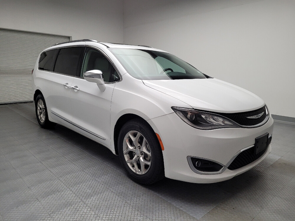2017 Chrysler Pacifica in Fresno, CA 93726 - 18109333 13