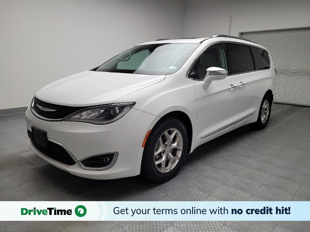 2017 Chrysler Pacifica in Fresno, CA 93726 - 18109333
