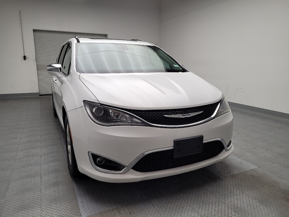 2017 Chrysler Pacifica in Fresno, CA 93726 - 18109333 14