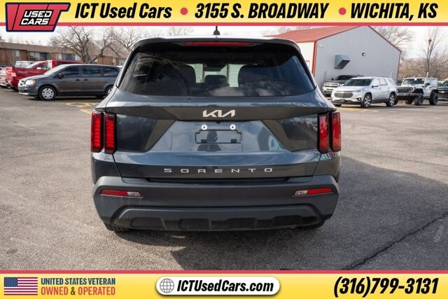 2022 Kia Sorento in Wichita, KS 67216 - 18109375 3
