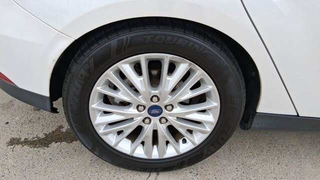 2017 Ford Focus in Cartersville, GA 30120 - 18109379 7