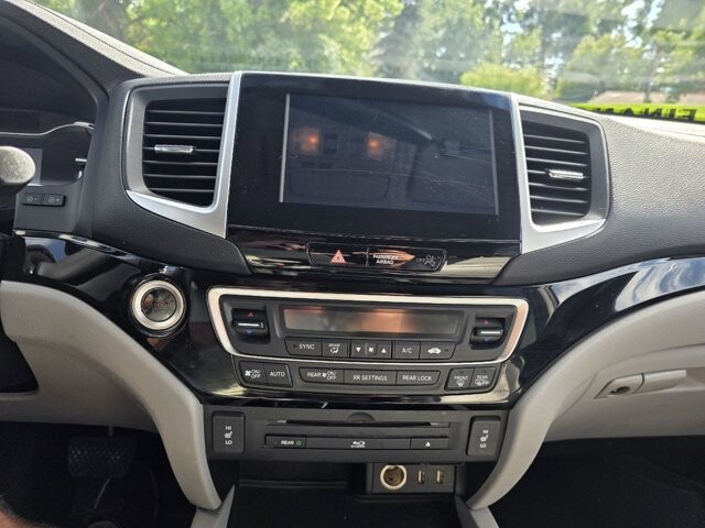 2016 Honda Pilot in Arvada, CO 80002 - 18109382 12