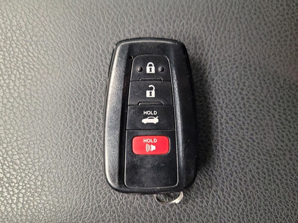 2021 Toyota Camry in Chandler, AZ 85225 - 18109383 32