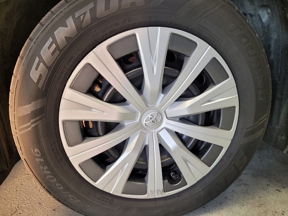 2021 Toyota Camry in Chandler, AZ 85225 - 18109383 31