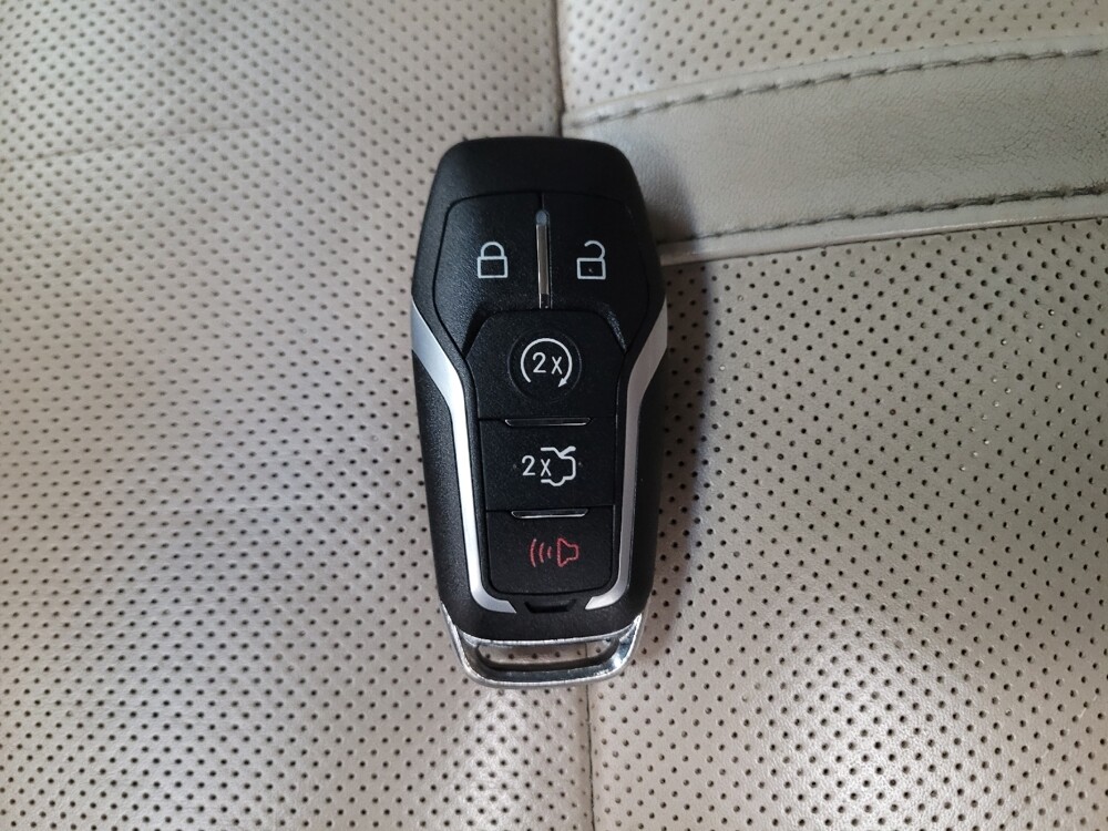 2017 Lincoln MKX in Sacramento, CA 95821 - 18109387 32