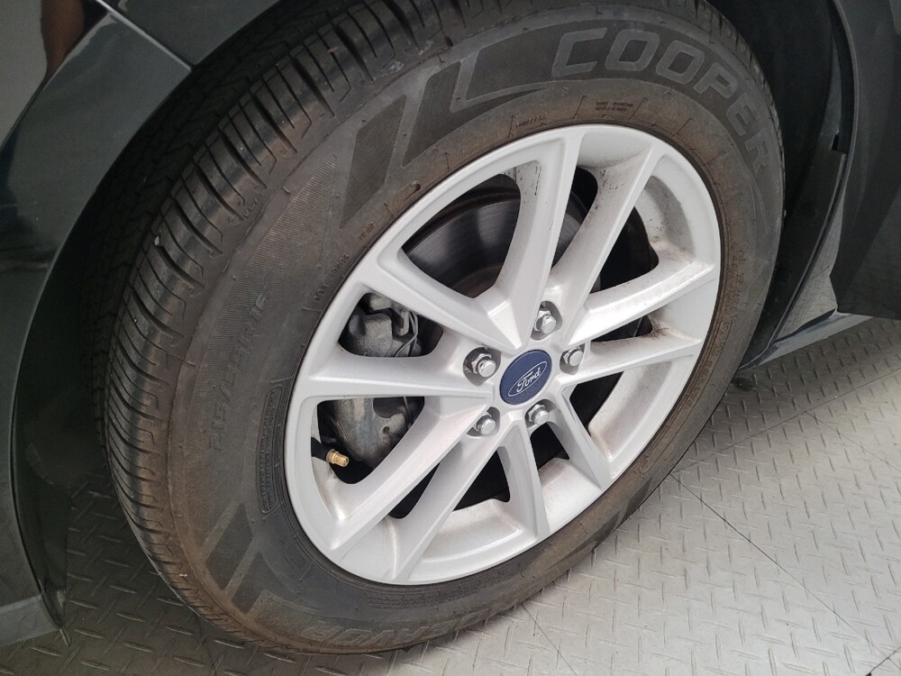 2018 Ford Focus in Sacramento, CA 95821 - 18109397 31