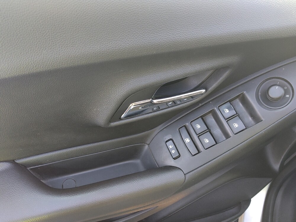 2016 Chevrolet Trax in Plymouth Meeting, PA 19462 - 18109406 27