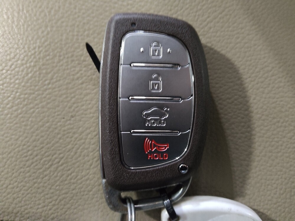 2017 Hyundai Elantra in Arlington, TX 76011 - 18109419 32