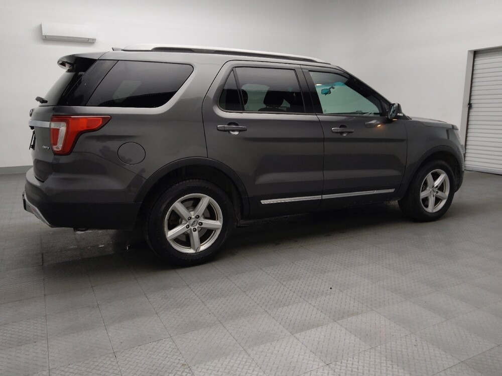 2017 Ford Explorer in Oklahoma City, OK 73139 - 18109420 10