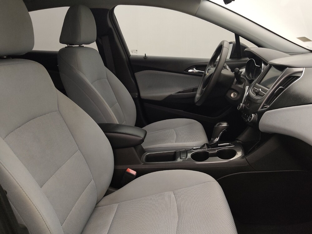 2019 Chevrolet Cruze in Clearwater, FL 33764 - 18109455 21