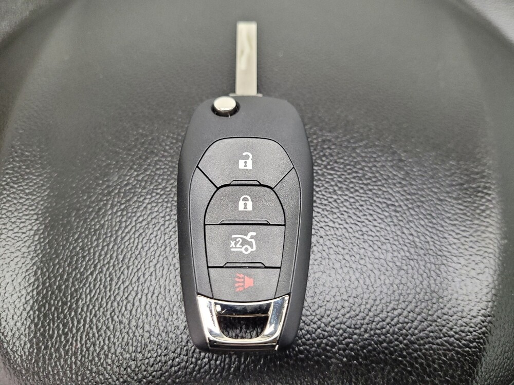 2017 Chevrolet Cruze in Las Vegas, NV 89104 - 18109456 32