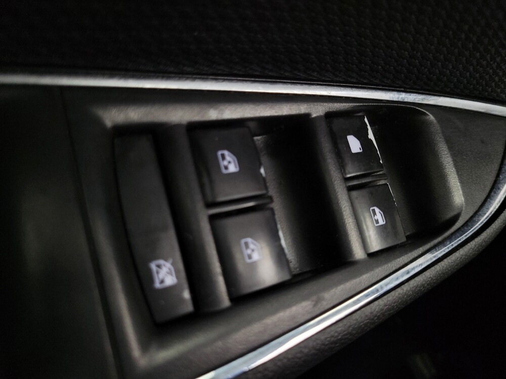 2017 Chevrolet Cruze in Las Vegas, NV 89104 - 18109456 27