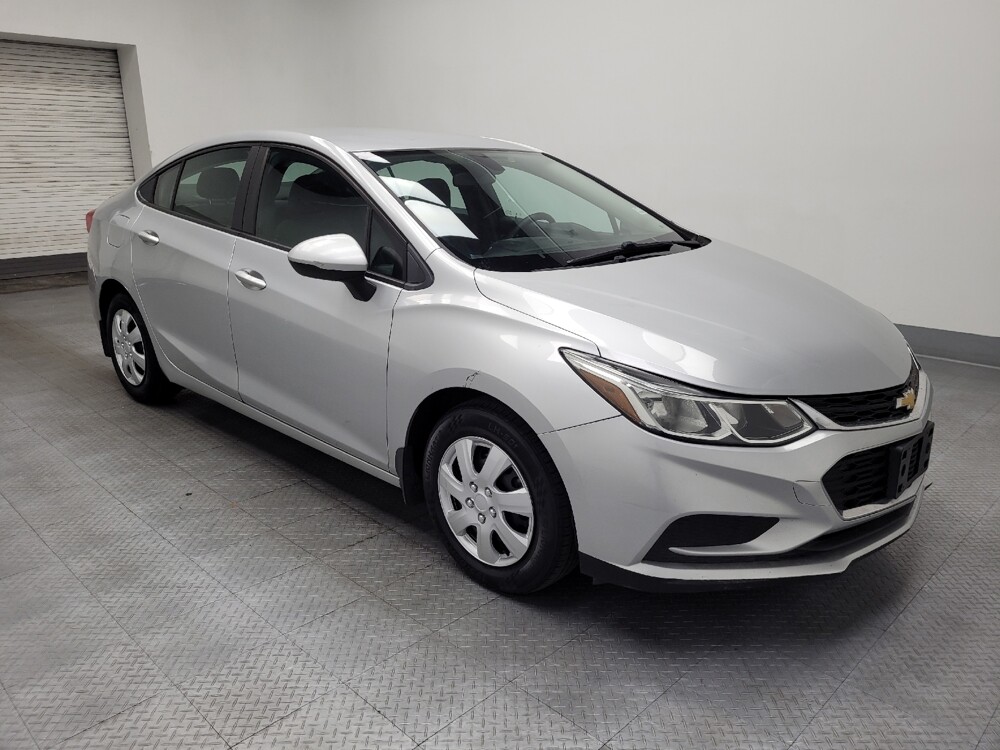 2017 Chevrolet Cruze in Las Vegas, NV 89104 - 18109456 13