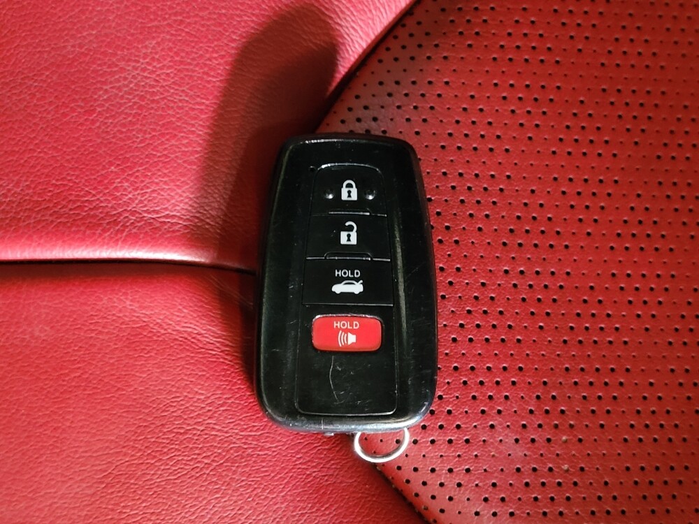 2018 Toyota Camry in Jacksonville, FL 32210 - 18109462 32