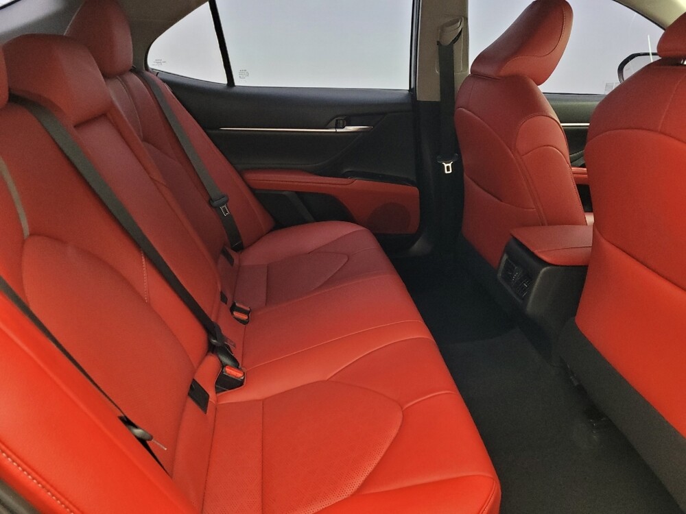 2018 Toyota Camry in Jacksonville, FL 32210 - 18109462 19