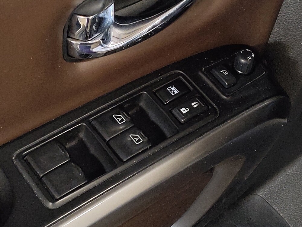 2019 Nissan Titan in Gainesville, FL 32609 - 18109470 27