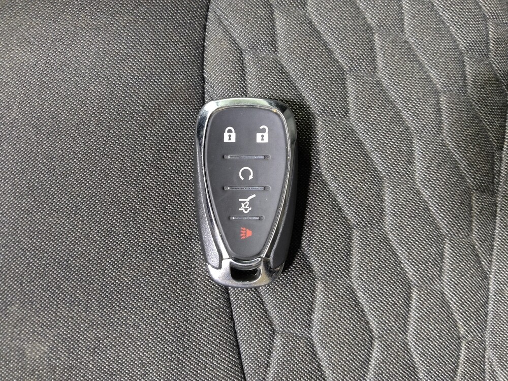 2020 Chevrolet Equinox in Fayetteville, NC 28304 - 18109474 32