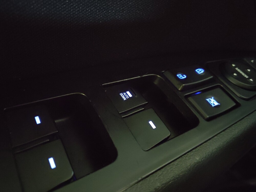 2019 Hyundai Elantra in Raleigh, NC 27604 - 18109487 27