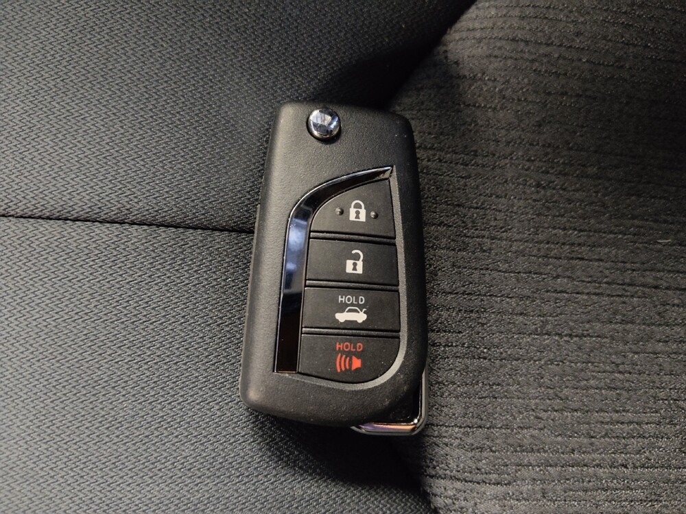 2019 Toyota Camry in Houston, TX 77074 - 18109502 32