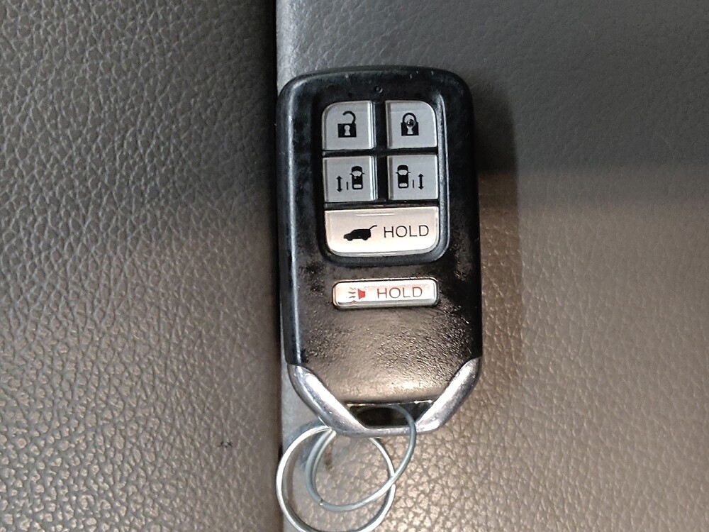 2015 Honda Odyssey in Fairfield, OH 45014 - 18109510 32