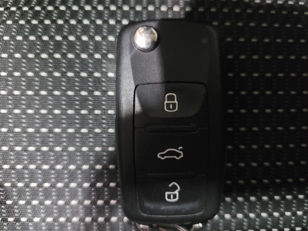 2018 Volkswagen Passat in Richmond, VA 23235 - 18109525 32