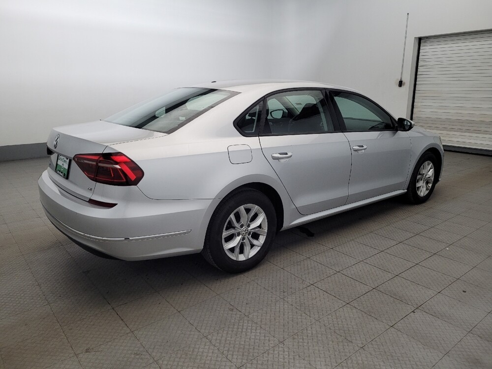 2018 Volkswagen Passat in Richmond, VA 23235 - 18109525 10