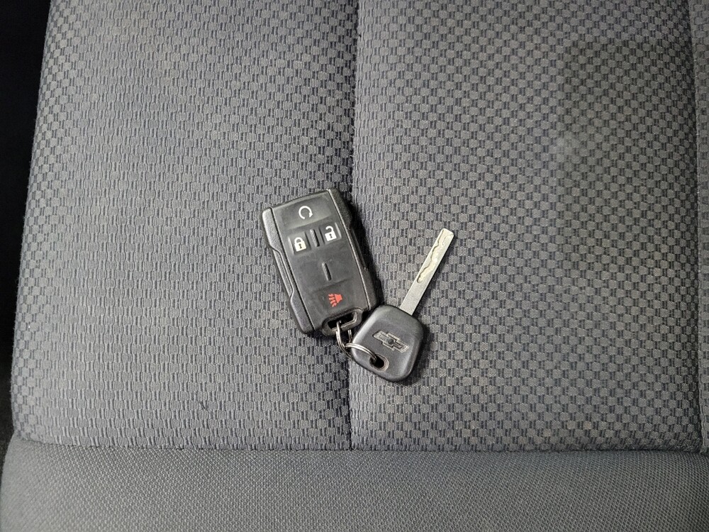 2018 Chevrolet Silverado 1500 in Plymouth Meeting, PA 19462 - 18109527 32