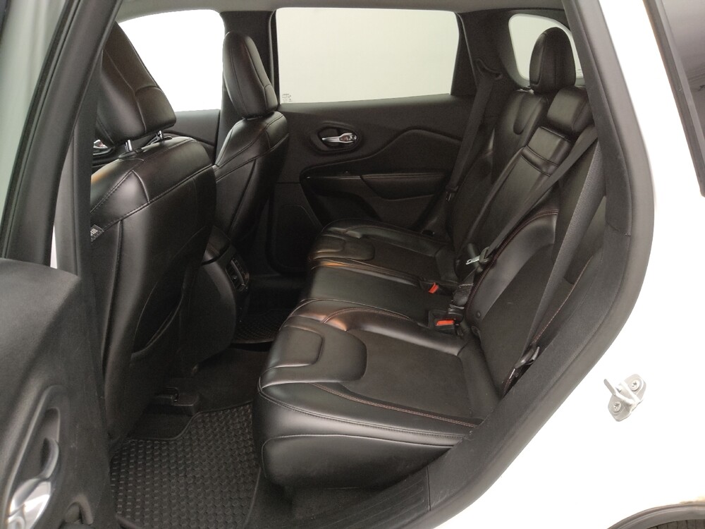 2019 Jeep Cherokee in St. Louis, MO 63136 - 18109534 18