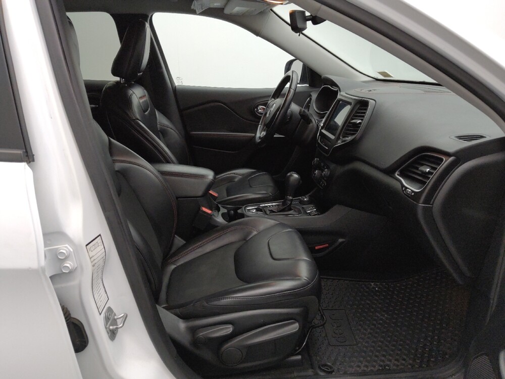 2019 Jeep Cherokee in St. Louis, MO 63136 - 18109534 21