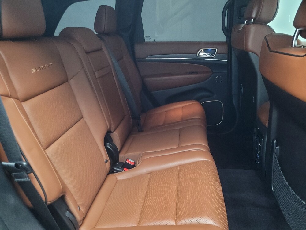 2016 Jeep Grand Cherokee in Indianapolis, IN 46222 - 18109557 19