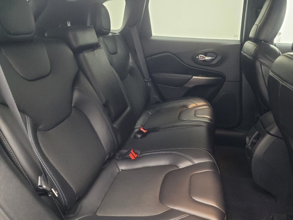 2020 Jeep Cherokee in Indianapolis, IN 46222 - 18109558 19