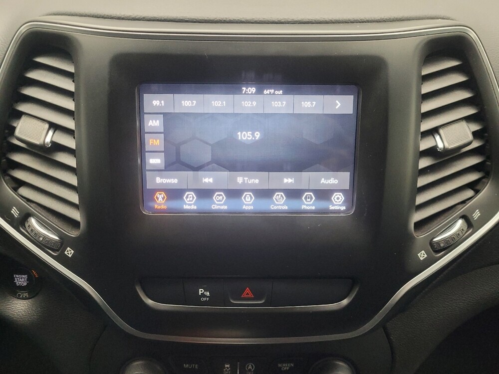 2020 Jeep Cherokee in Indianapolis, IN 46222 - 18109558 25