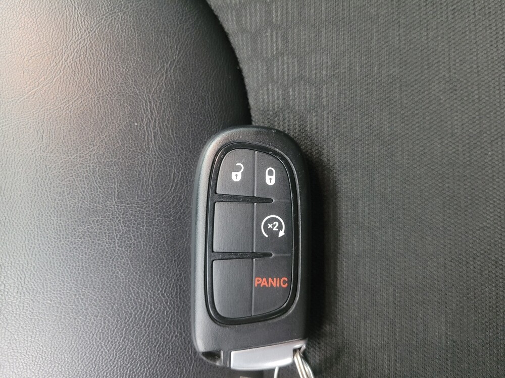 2020 Jeep Cherokee in Indianapolis, IN 46222 - 18109558 32