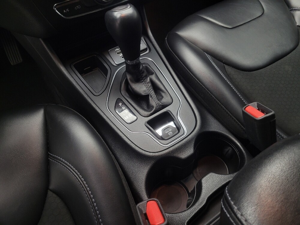 2020 Jeep Cherokee in Indianapolis, IN 46222 - 18109558 26