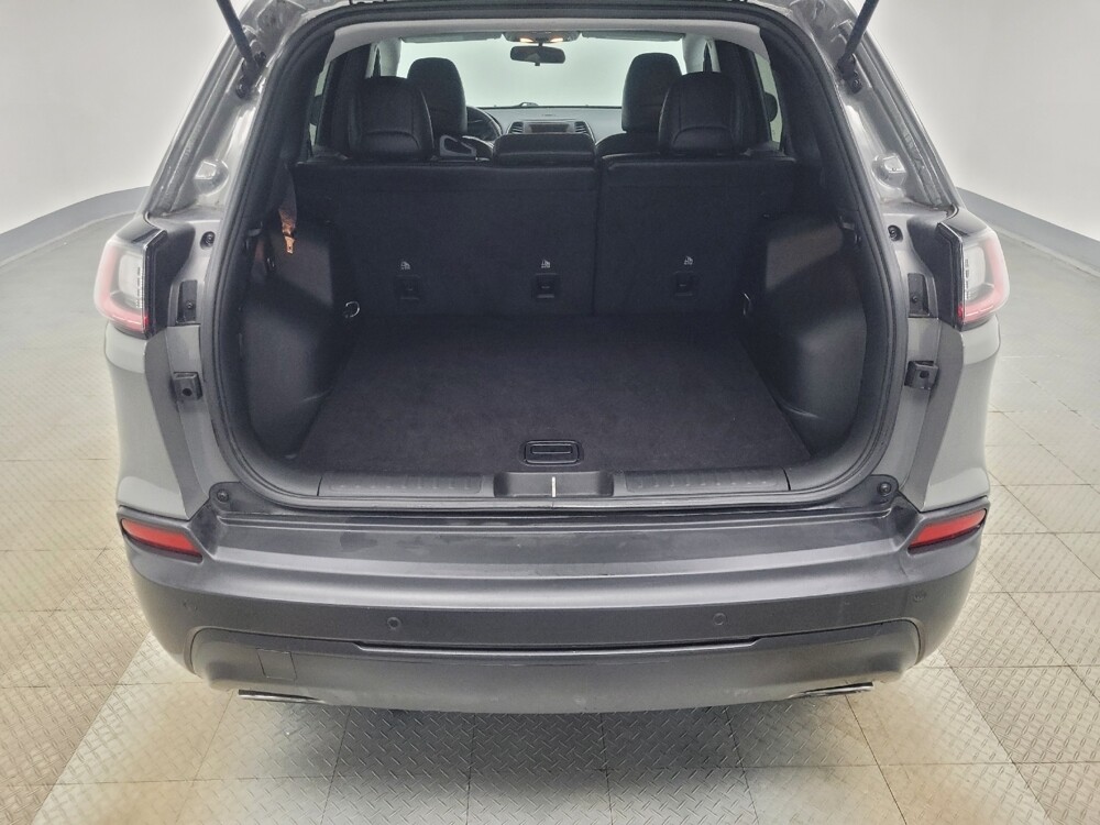 2020 Jeep Cherokee in Indianapolis, IN 46222 - 18109558 29