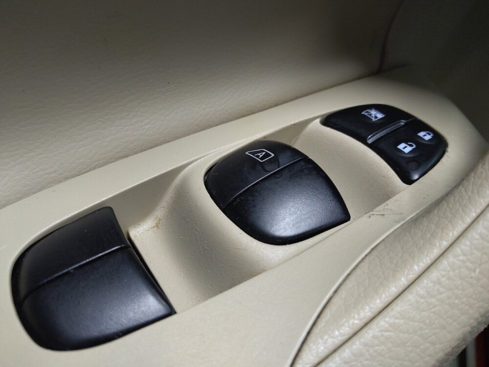 2017 Nissan Altima in Greenville, SC 29607 - 18109561 27