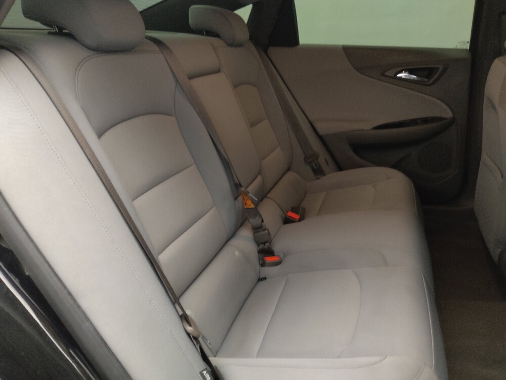 2018 Chevrolet Malibu in Kissimmee, FL 34744 - 18109563 19