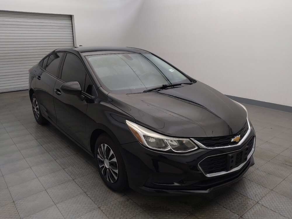 2018 Chevrolet Cruze in Houston, TX 77074 - 18109570 13
