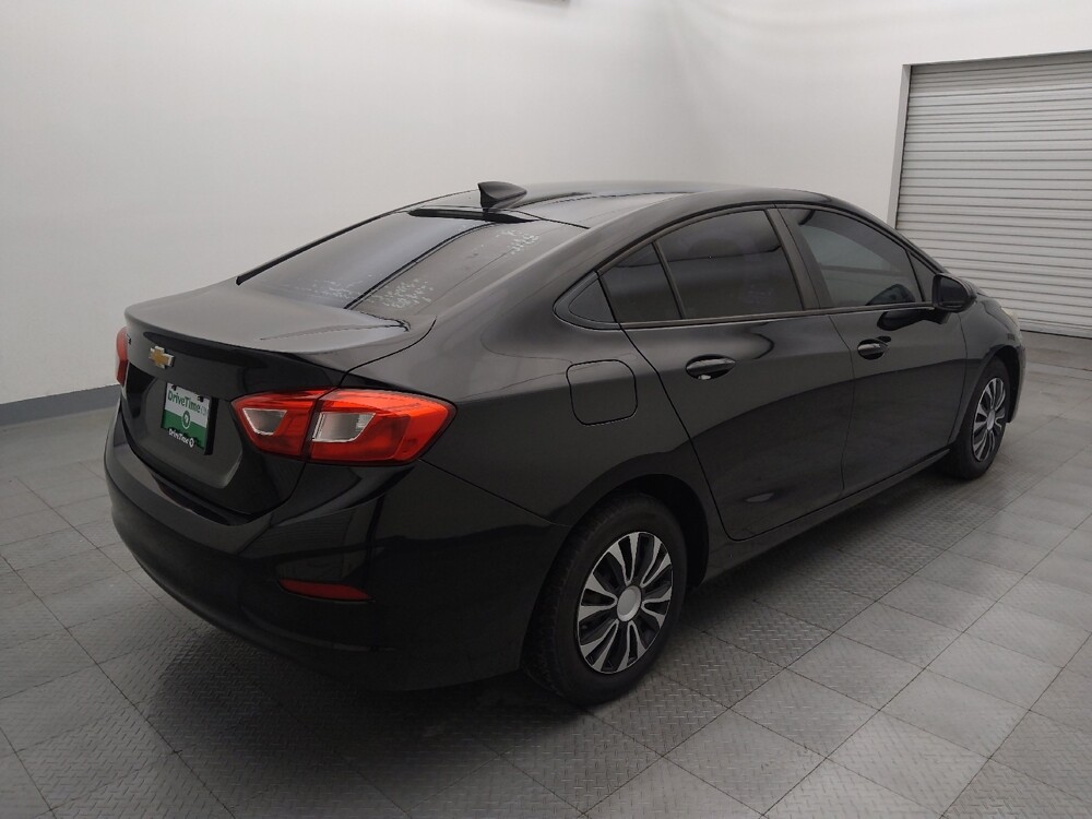 2018 Chevrolet Cruze in Houston, TX 77074 - 18109570 9