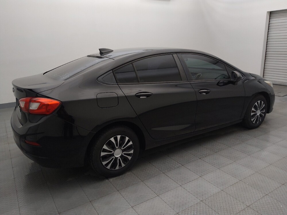 2018 Chevrolet Cruze in Houston, TX 77074 - 18109570 10