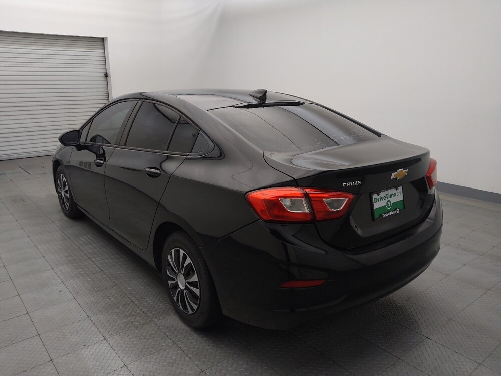 2018 Chevrolet Cruze in Houston, TX 77074 - 18109570 5