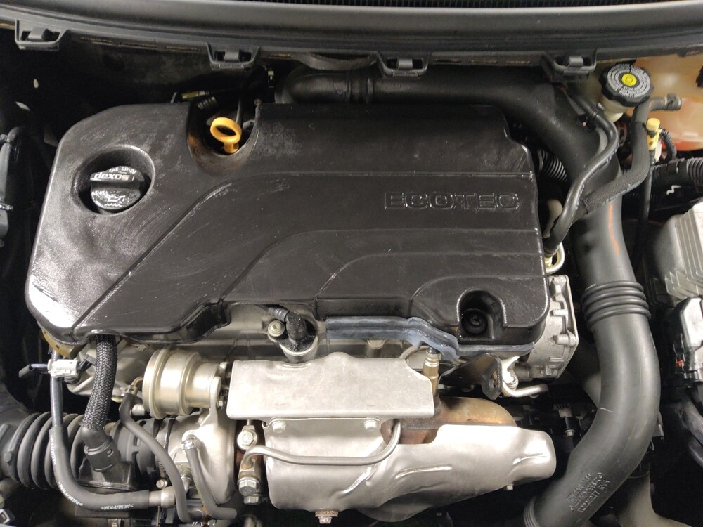 2018 Chevrolet Cruze in Houston, TX 77074 - 18109570 30