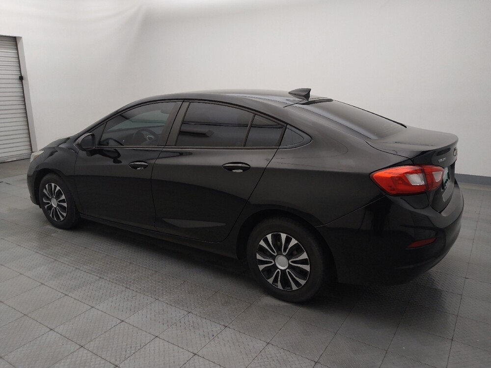 2018 Chevrolet Cruze in Houston, TX 77074 - 18109570 3
