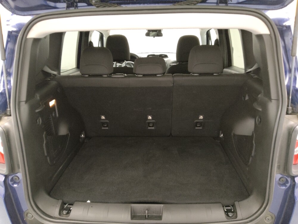 2021 Jeep Renegade in St. Louis, MO 63136 - 18109595 29