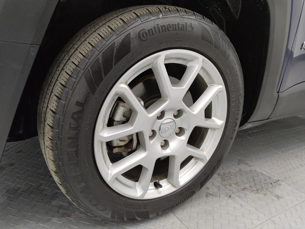 2021 Jeep Renegade in St. Louis, MO 63136 - 18109595 31