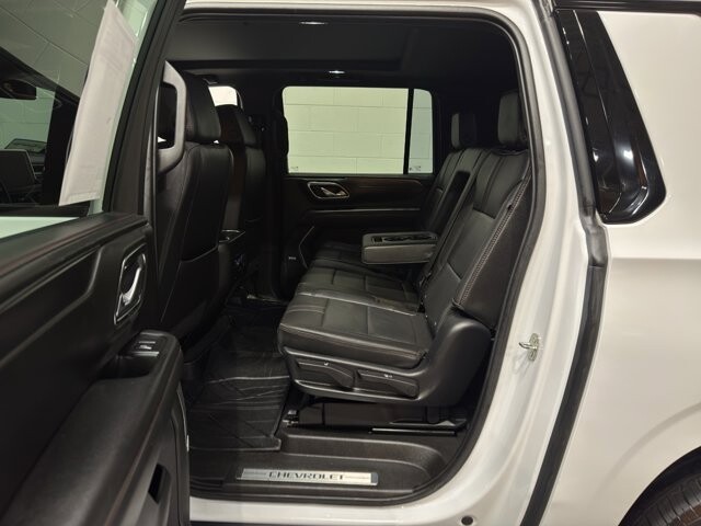 2021 Chevrolet Suburban in Burlington, WI 53105 - 18109633 10