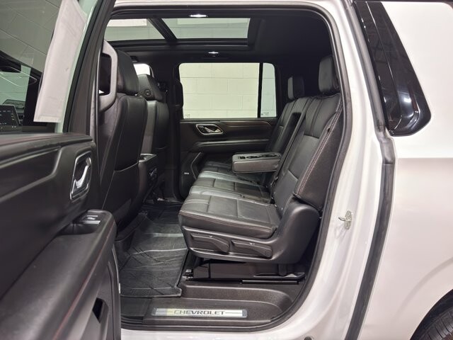 2021 Chevrolet Suburban in Burlington, WI 53105 - 18109633 12